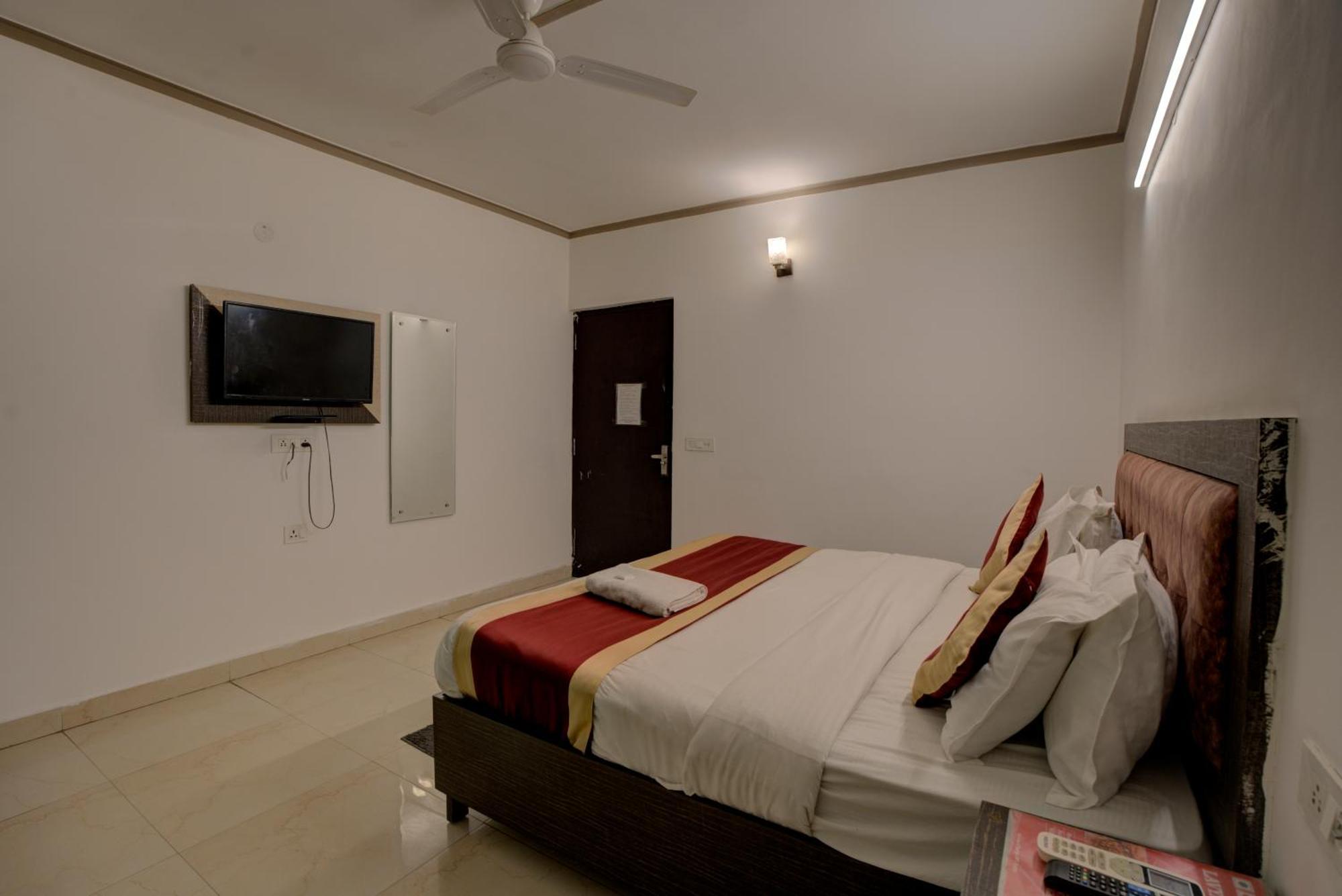 Hotel Dolphin Near Igi Airport Delhi Nové Dillí Exteriér fotografie